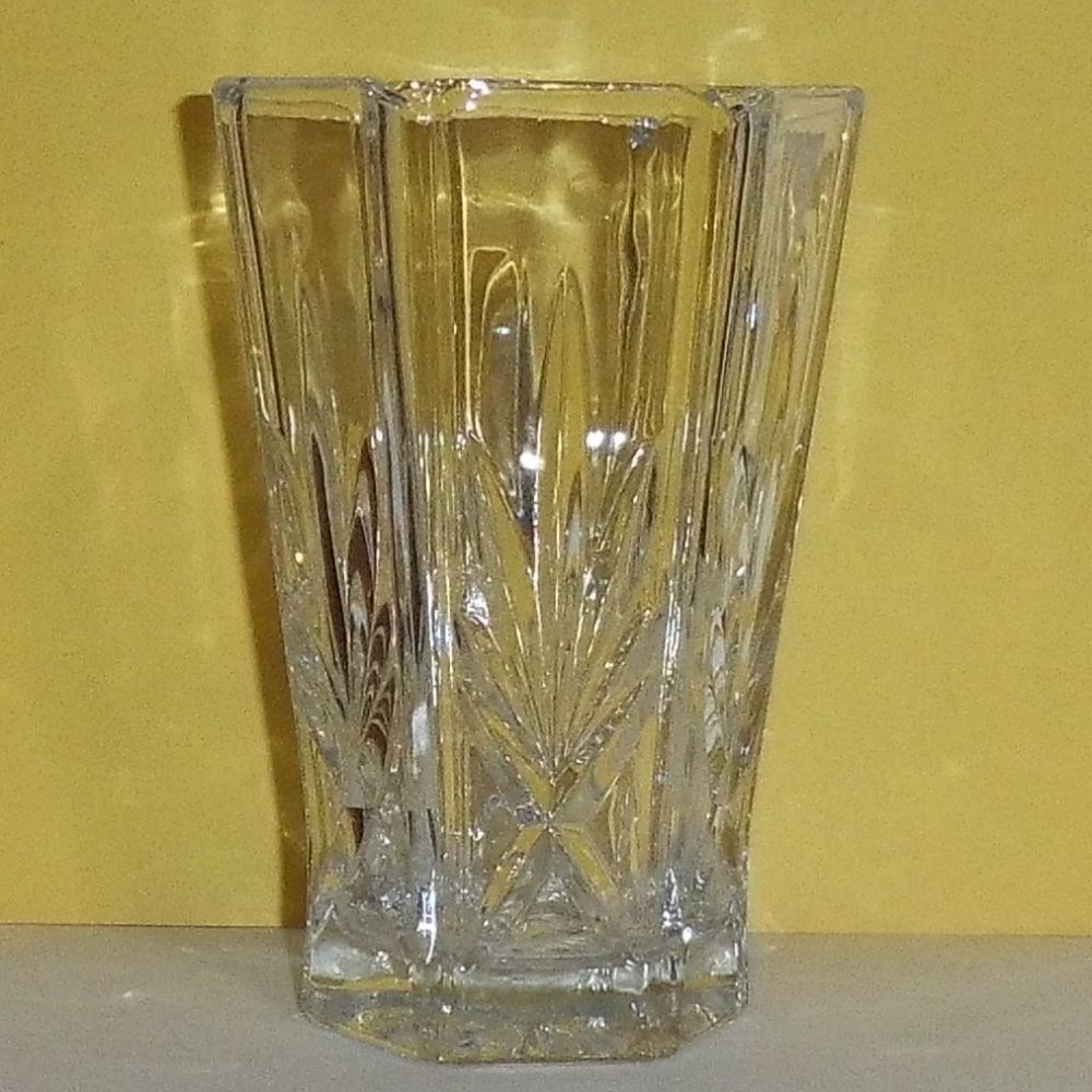 24 % Lead Crystal Hexagon Vase